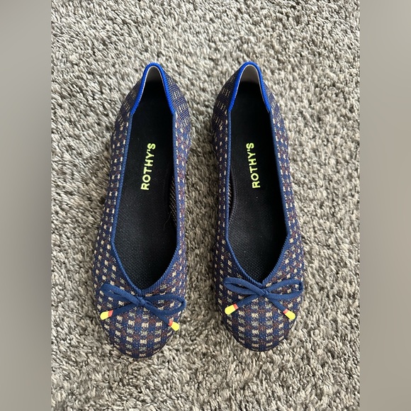 Rothy’s - Picture 1 of 7